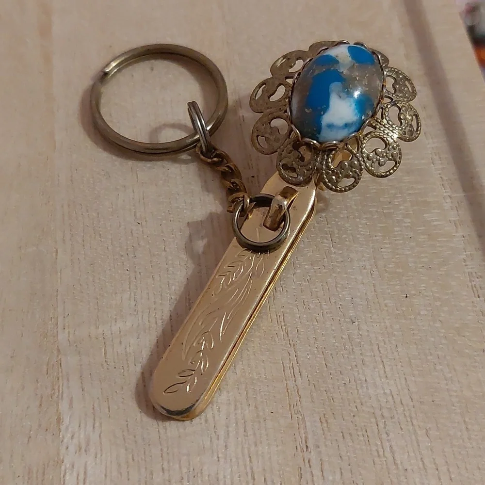 Vintage King's Key Finder Key Ring Clip Ornate Gold Tone Faux Turquoise Accent
